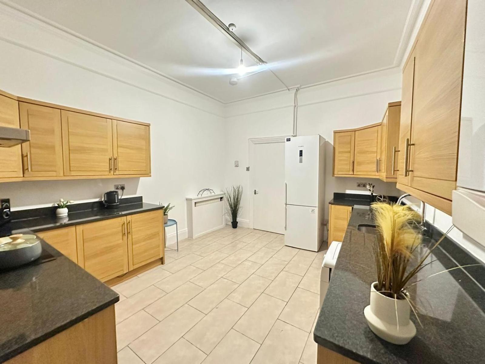 Family Four Bedroom Near Oxford Street London